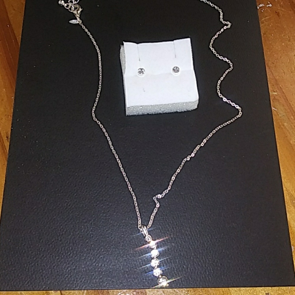 Avon believe in love curved necklace gift set and